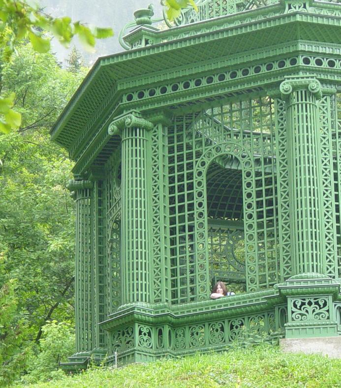 18 gazebo b.JPG